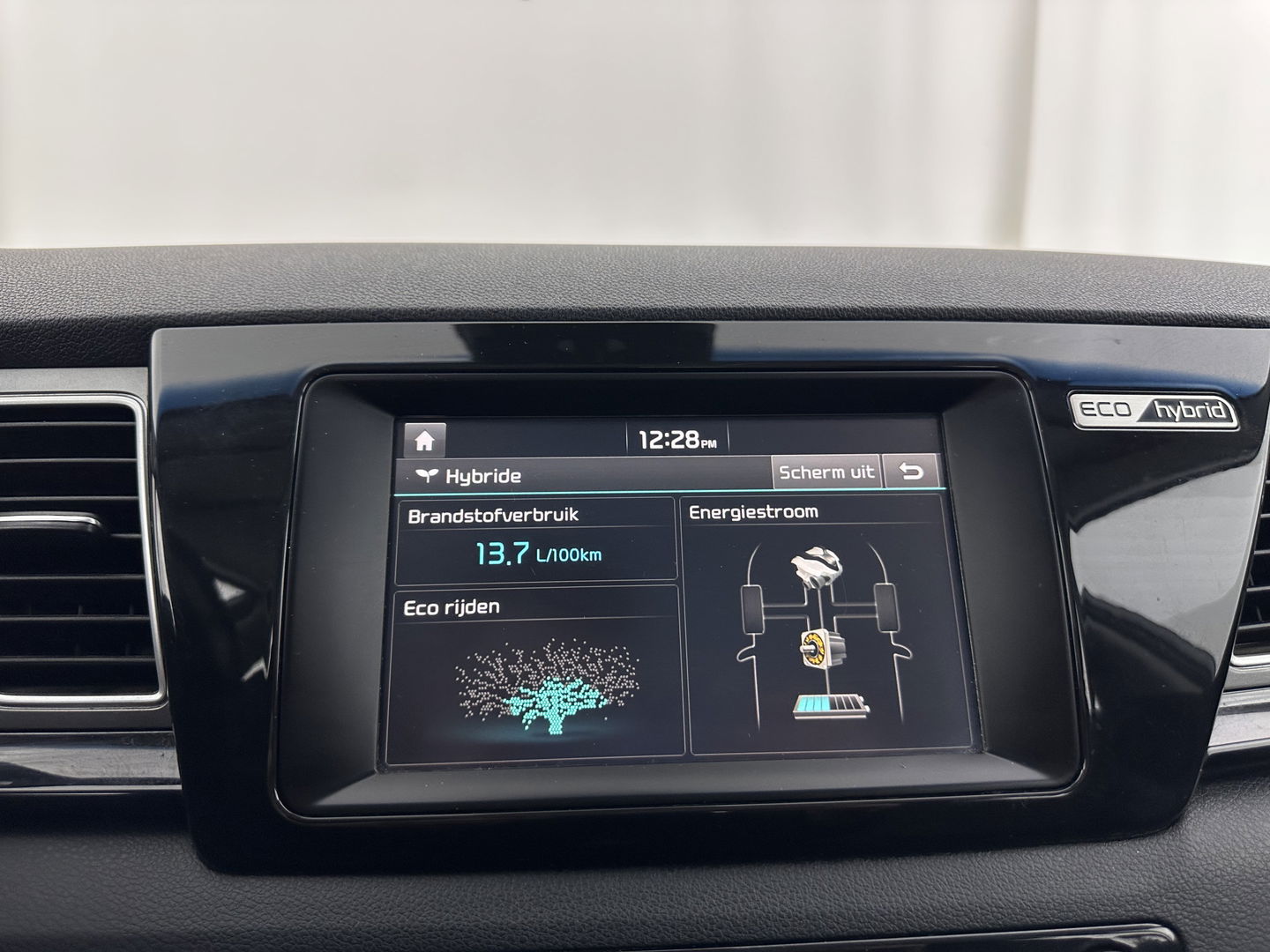 Kia Niro 1.6 GDi Hybrid ExecutiveLine (INCL.BTW) Aut. *LEATHER-FABRIC | NAVI-FULLMAP | KEYLESS | CAMERA | COMFORT-SEATS | DIGI-COCKPIT | LANE-ASSIST | ECC | CARPLAY | PDC | TOWBAR | 16''ALU*