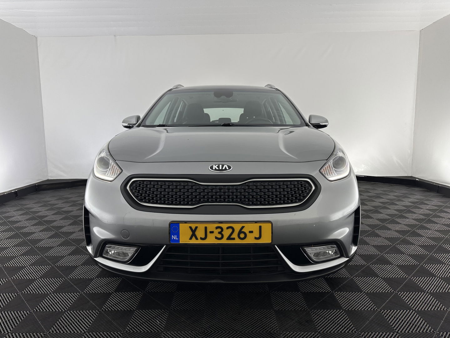 Kia Niro 1.6 GDi Hybrid ExecutiveLine (INCL.BTW) Aut. *LEATHER-FABRIC | NAVI-FULLMAP | KEYLESS | CAMERA | COMFORT-SEATS | DIGI-COCKPIT | LANE-ASSIST | ECC | CARPLAY | PDC | TOWBAR | 16''ALU*