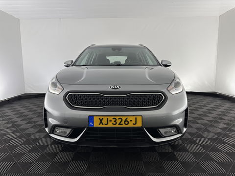 Kia Niro 1.6 GDi Hybrid ExecutiveLine (INCL.BTW) Aut. *LEATHER-FABRIC | NAVI-FULLMAP | KEYLESS | CAMERA | COMFORT-SEATS | DIGI-COCKPIT | LANE-ASSIST | ECC | CARPLAY | PDC | TOWBAR | 16''ALU*