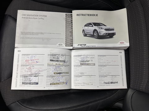 Kia Niro 1.6 GDi Hybrid ExecutiveLine (INCL.BTW) Aut. *LEATHER-FABRIC | NAVI-FULLMAP | KEYLESS | CAMERA | COMFORT-SEATS | DIGI-COCKPIT | LANE-ASSIST | ECC | CARPLAY | PDC | TOWBAR | 16''ALU*