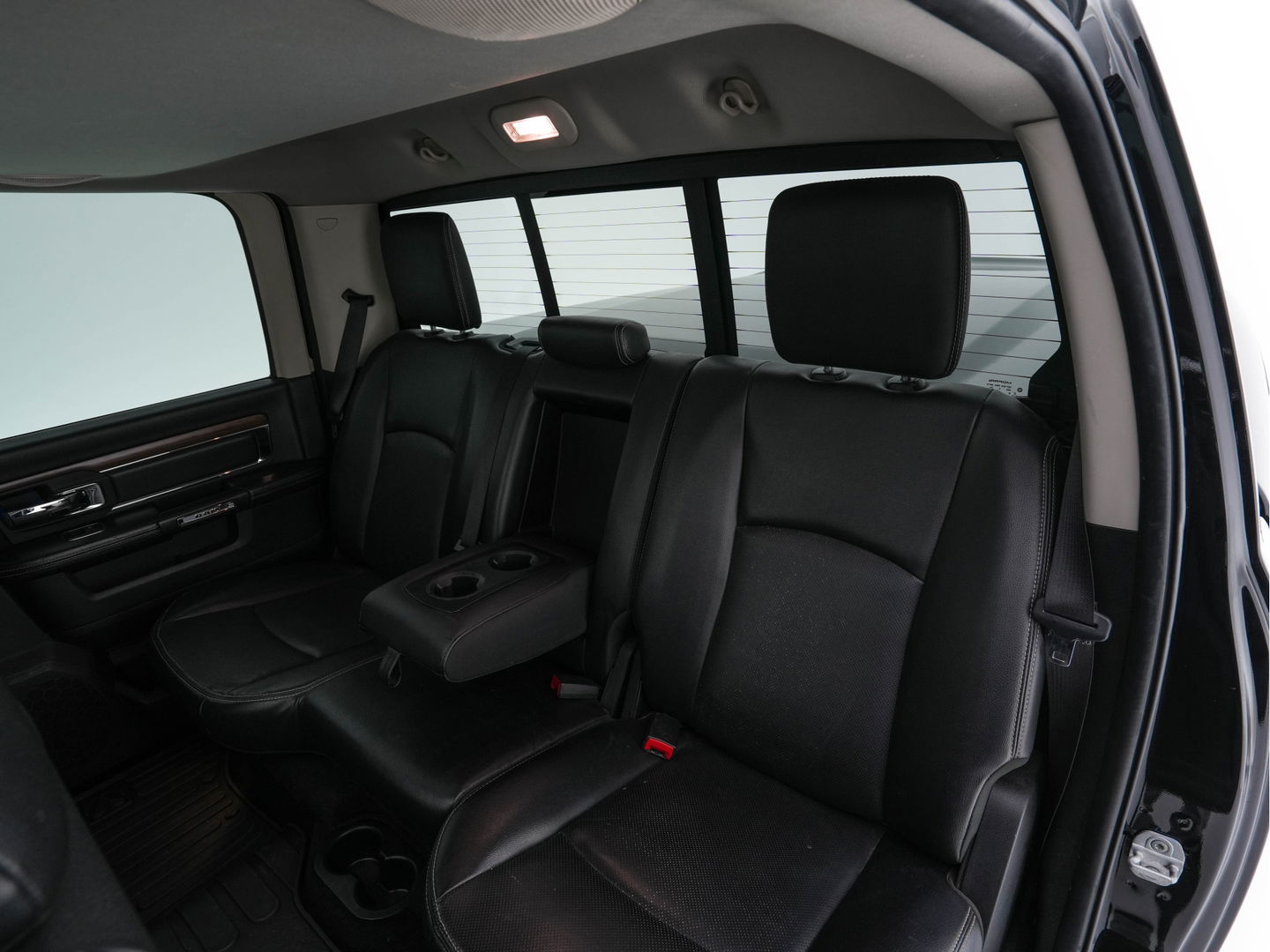 Dodge Ram 1500 5.7 V8 4x4 Quad Cab 6'4 [ 5-Pers. ] Aut. *PANO | FULL-LEATHER | XENON | ALPINE-SOUNDSYSTEM | DAB+ | NAVI-FULLMAP | KEYLESS | CAMERA | HEATED-COMFORTSEATS | ECC | PDC | CRUISE | TOWBAR | 20''ALU*