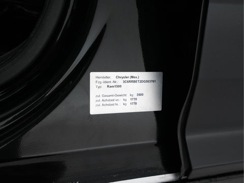 Dodge Ram 1500 5.7 V8 4x4 Quad Cab 6'4 [ 5-Pers. ] Aut. *PANO | FULL-LEATHER | XENON | ALPINE-SOUNDSYSTEM | DAB+ | NAVI-FULLMAP | KEYLESS | CAMERA | HEATED-COMFORTSEATS | ECC | PDC | CRUISE | TOWBAR | 20''ALU*