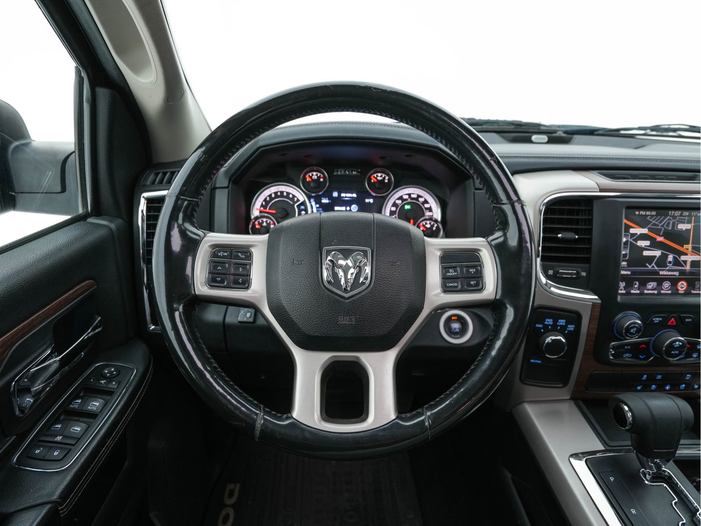 Dodge Ram 1500 5.7 V8 4x4 Quad Cab 6'4 [ 5-Pers. ] Aut. *PANO | FULL-LEATHER | XENON | ALPINE-SOUNDSYSTEM | DAB+ | NAVI-FULLMAP | KEYLESS | CAMERA | HEATED-COMFORTSEATS | ECC | PDC | CRUISE | TOWBAR | 20''ALU*