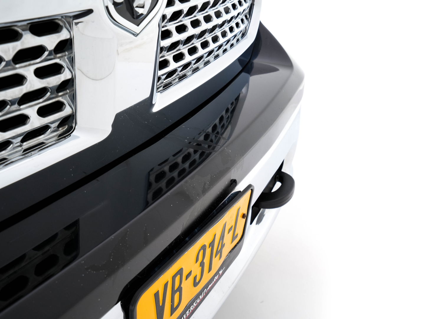 Dodge Ram 1500 5.7 V8 4x4 Quad Cab 6'4 [ 5-Pers. ] Aut. *PANO | FULL-LEATHER | XENON | ALPINE-SOUNDSYSTEM | DAB+ | NAVI-FULLMAP | KEYLESS | CAMERA | HEATED-COMFORTSEATS | ECC | PDC | CRUISE | TOWBAR | 20''ALU*