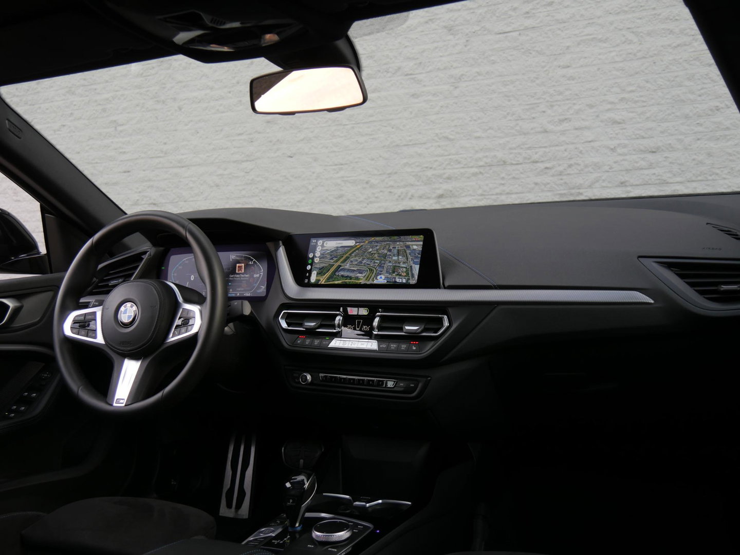 BMW 2 Serie GRAN COUPE 218i M-SPORT/ PANORAMADAK/ SCHAALSTOELEN/ PARKING PACK