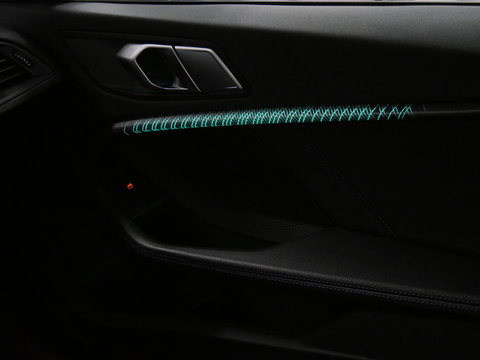 BMW 2 Serie GRAN COUPE 218i M-SPORT/ PANORAMADAK/ SCHAALSTOELEN/ PARKING PACK