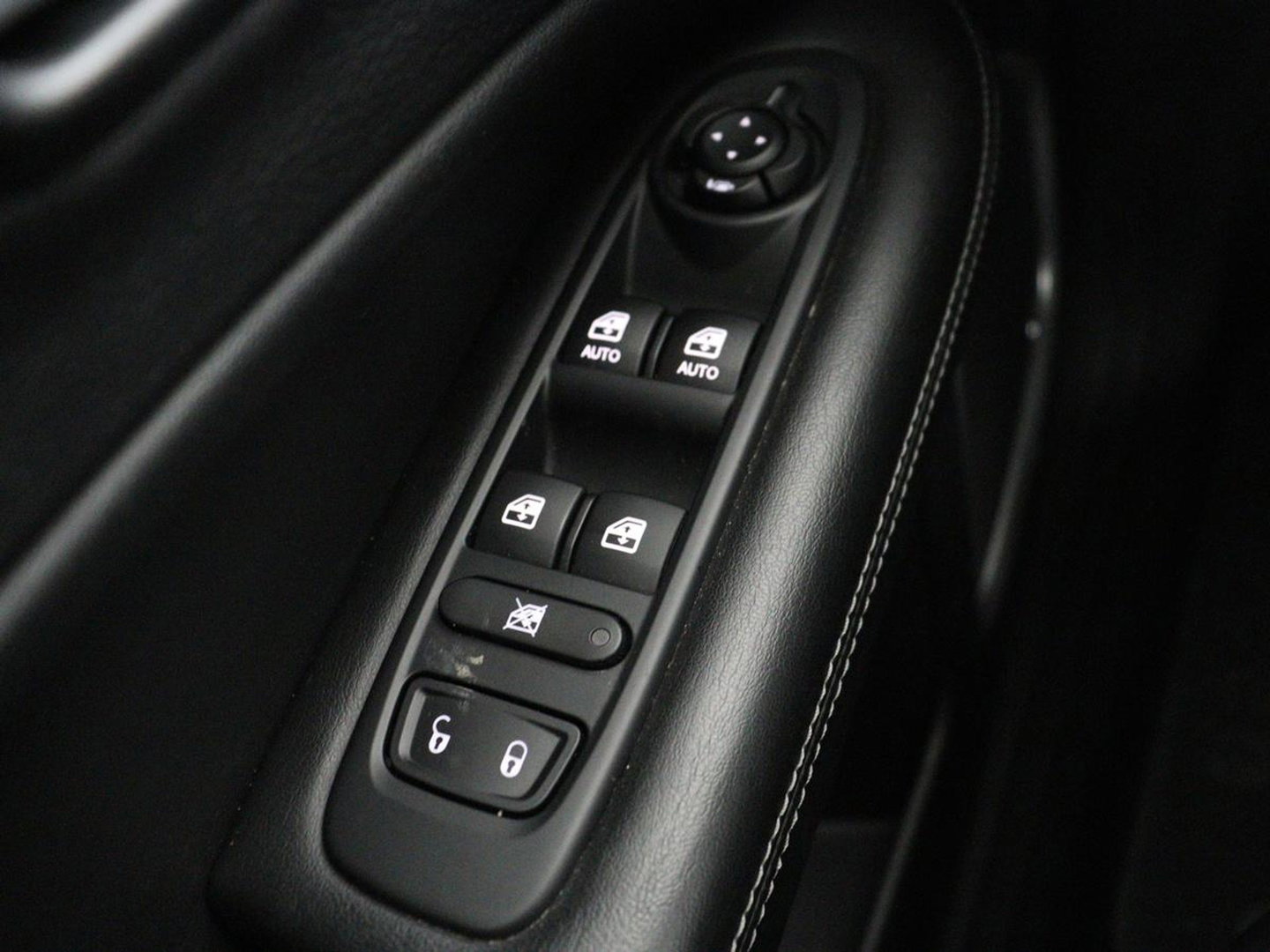 Jeep Compass 4xe 240 Plug-in Hybrid Electric S | Leder | Stoel & stuurverwarming | Alpine Sound | Camera | Bi-Xenon | Memory | Keyless | Carplay | Navigatie | PHEV