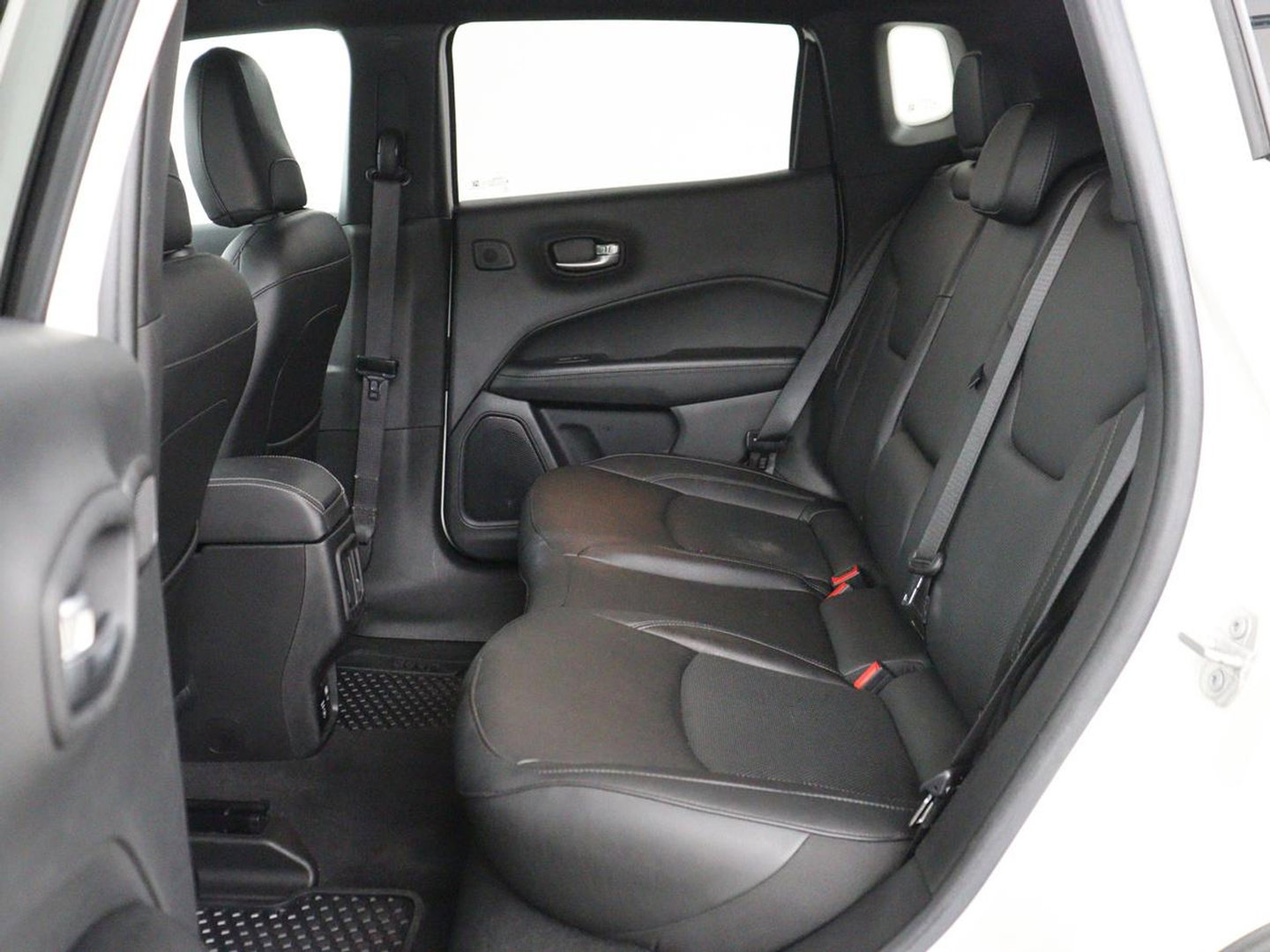 Jeep Compass 4xe 240 Plug-in Hybrid Electric S | Leder | Stoel & stuurverwarming | Alpine Sound | Camera | Bi-Xenon | Memory | Keyless | Carplay | Navigatie | PHEV