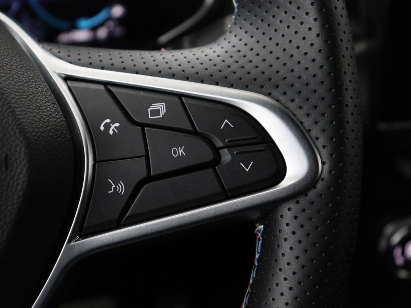 Renault Arkana 1.6 E-Tech full hybrid 145 esprit Alpine | Origineel NL | Leder/Alcantara | Stoelverwarming | 360 Camera | Adaptive cruise | BOSE Sound | Carplay | Navigatie | 19'' | Sfeerverlichting