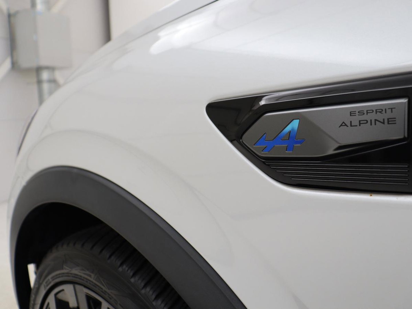 Renault Arkana 1.6 E-Tech full hybrid 145 esprit Alpine | Origineel NL | Leder/Alcantara | Stoelverwarming | 360 Camera | Adaptive cruise | BOSE Sound | Carplay | Navigatie | 19'' | Sfeerverlichting