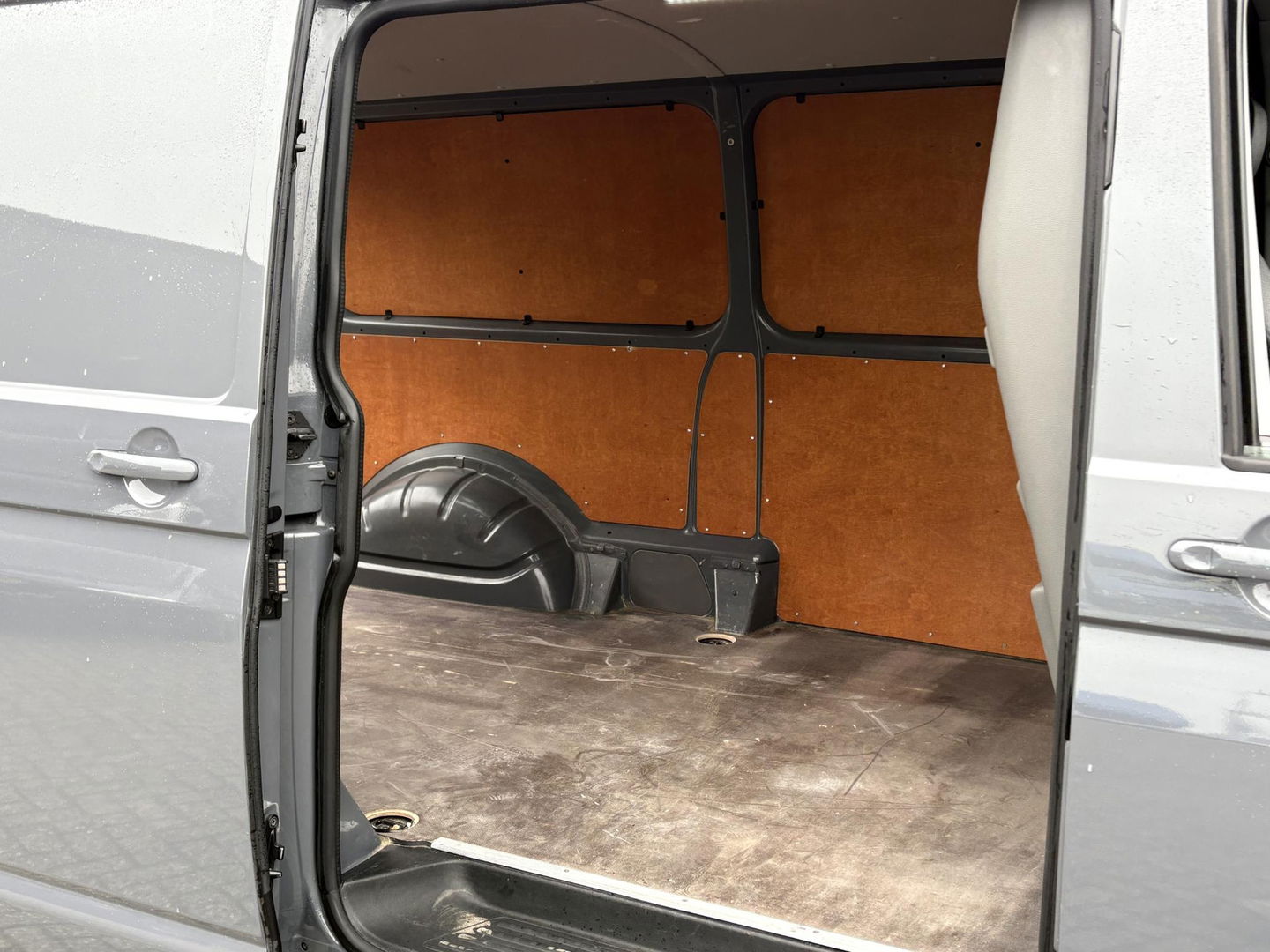 Volkswagen Transporter 2.0 TDI L2H1 STOELVERWARMING | PURE GREY | CARPLAY |