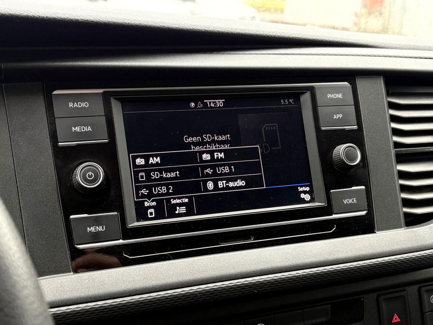 Volkswagen Transporter 2.0 TDI L2H1 STOELVERWARMING | PURE GREY | CARPLAY |