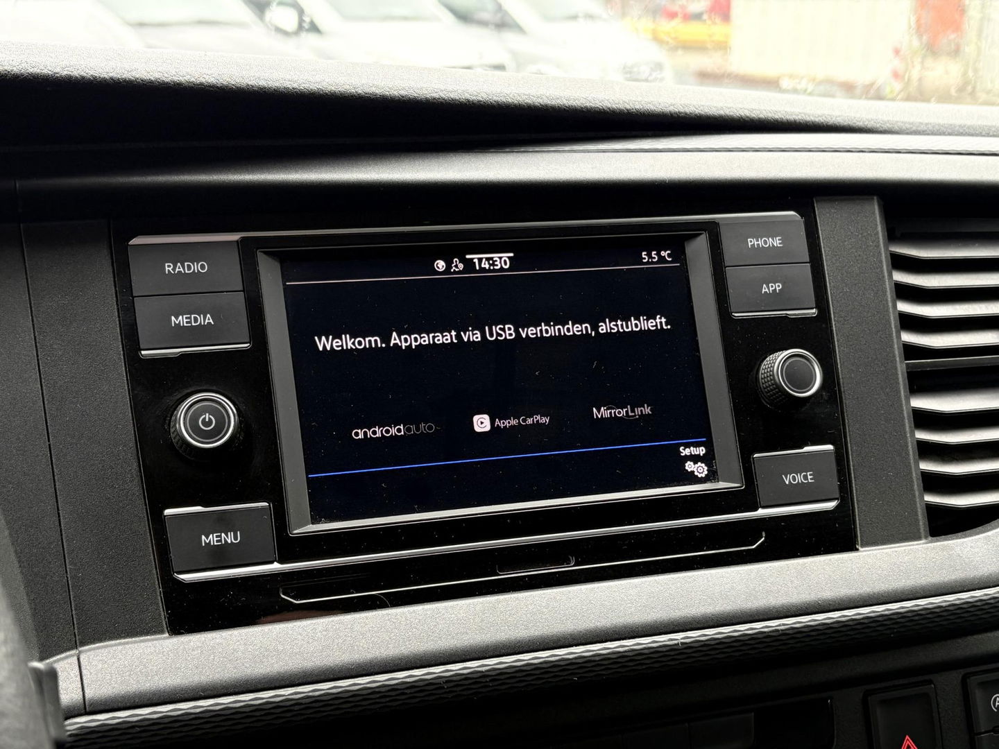 Volkswagen Transporter 2.0 TDI L2H1 STOELVERWARMING | PURE GREY | CARPLAY |