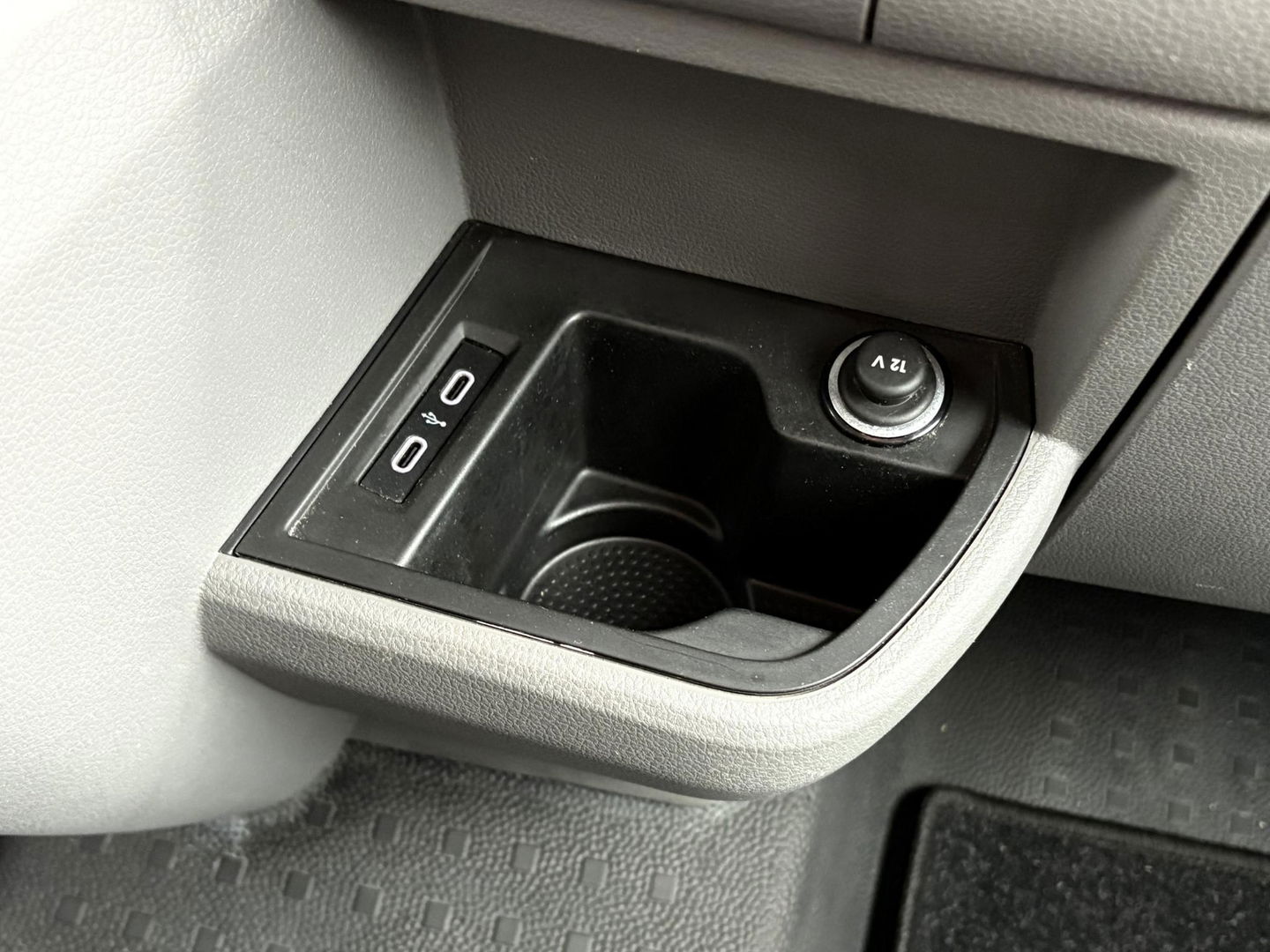 Volkswagen Transporter 2.0 TDI L2H1 STOELVERWARMING | PURE GREY | CARPLAY |