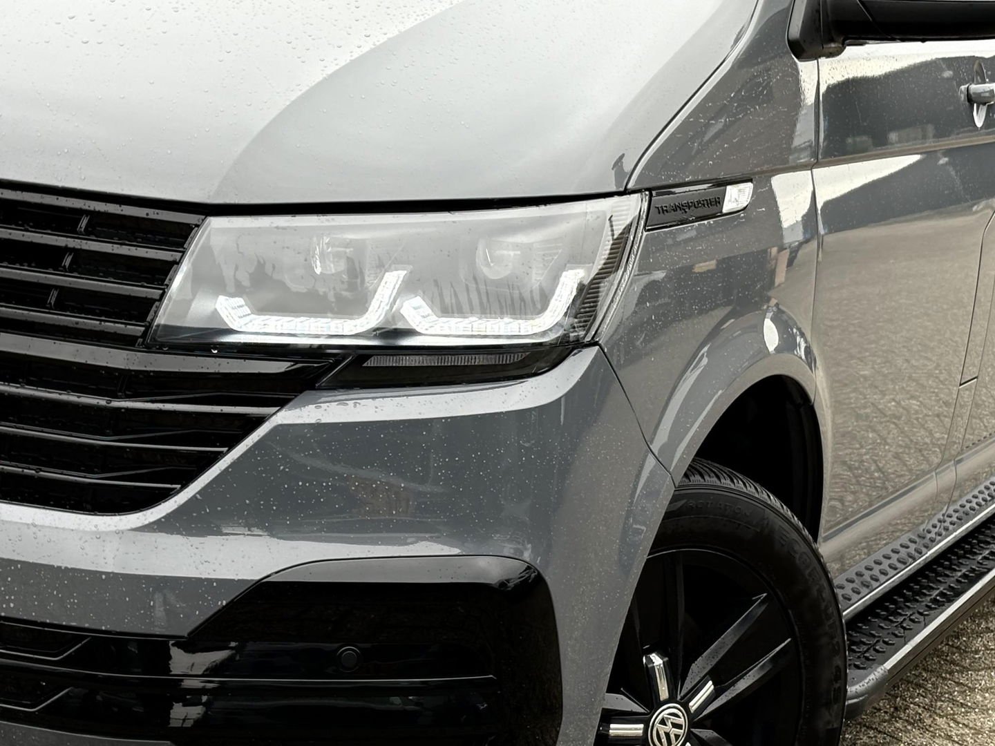Volkswagen Transporter 2.0 TDI L2H1 STOELVERWARMING | PURE GREY | CARPLAY |