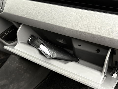 Volkswagen Transporter 2.0 TDI L2H1 STOELVERWARMING | PURE GREY | CARPLAY |