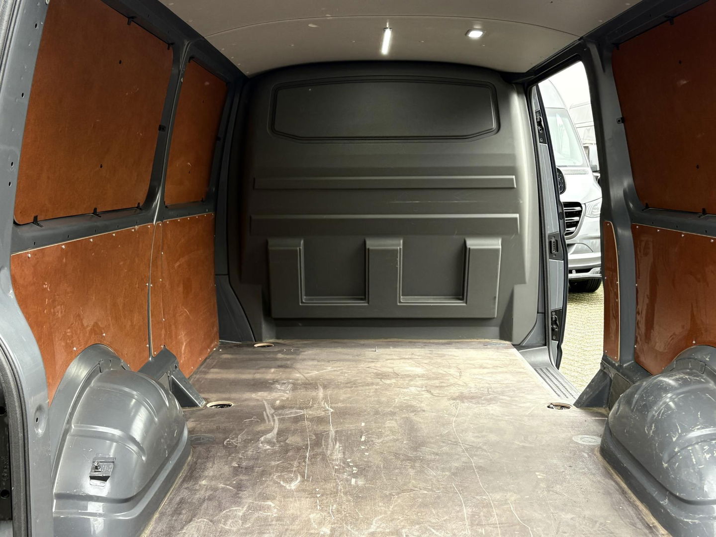 Volkswagen Transporter 2.0 TDI L2H1 STOELVERWARMING | PURE GREY | CARPLAY |