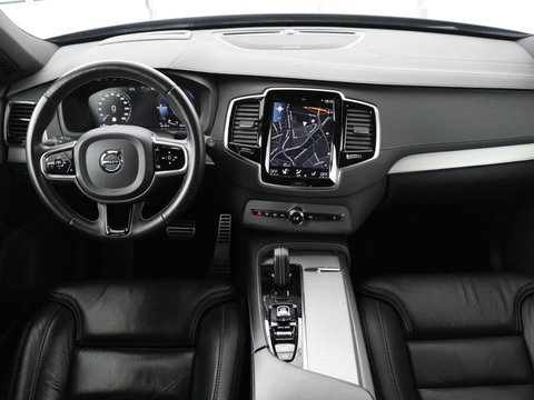 Volvo XC90 2.0 T8 AWD R-Design | Panoramadak | Stoelventilatie | Head-Up | Massage | 360 Camera | Leder | Adaptive cruise | Carplay | Harman/Kardon | Achterbankverwarming | Navigatie | PHEV | Plug In