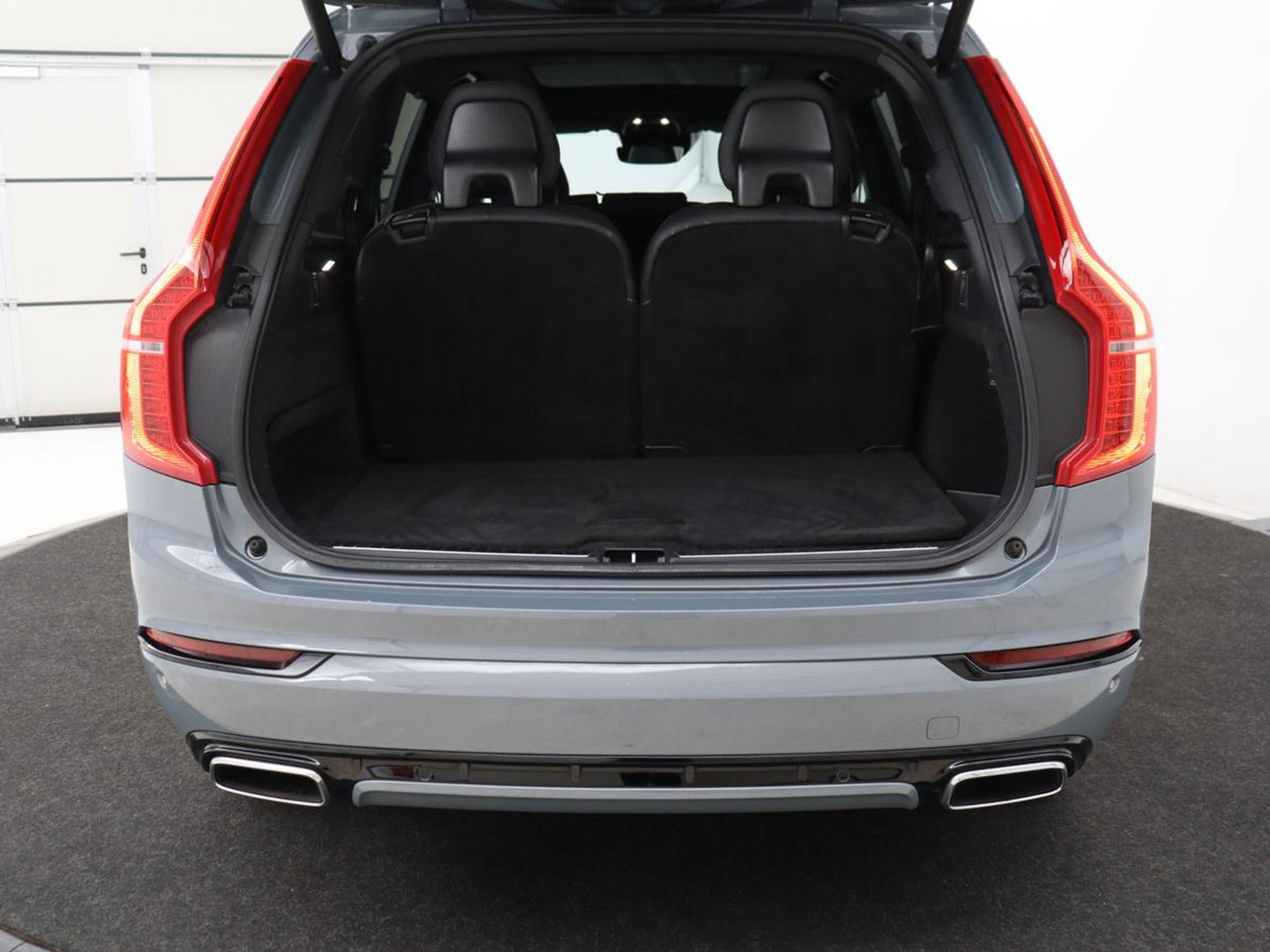 Volvo XC90 2.0 T8 AWD R-Design | Panoramadak | Stoelventilatie | Head-Up | Massage | 360 Camera | Leder | Adaptive cruise | Carplay | Harman/Kardon | Achterbankverwarming | Navigatie | PHEV | Plug In
