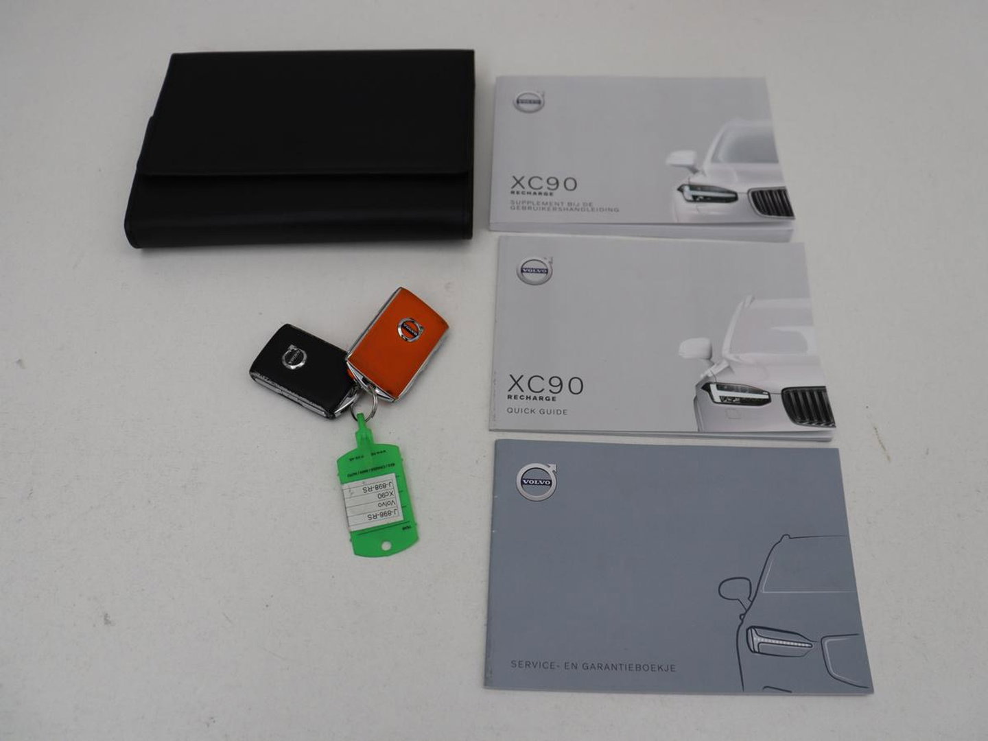 Volvo XC90 2.0 T8 AWD R-Design | Panoramadak | Stoelventilatie | Head-Up | Massage | 360 Camera | Leder | Adaptive cruise | Carplay | Harman/Kardon | Achterbankverwarming | Navigatie | PHEV | Plug In