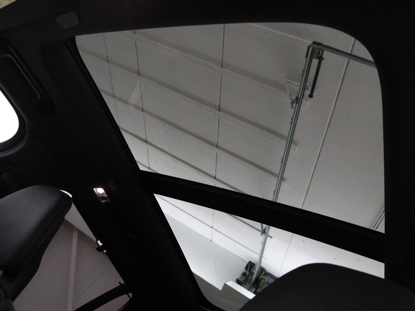 Volvo XC90 2.0 T8 AWD R-Design | Panoramadak | Stoelventilatie | Head-Up | Massage | 360 Camera | Leder | Adaptive cruise | Carplay | Harman/Kardon | Achterbankverwarming | Navigatie | PHEV | Plug In