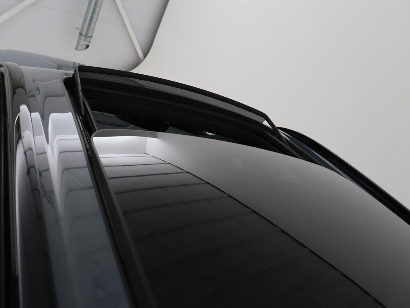 Volvo XC90 2.0 T8 AWD R-Design | Panoramadak | Stoelventilatie | Head-Up | Massage | 360 Camera | Leder | Adaptive cruise | Carplay | Harman/Kardon | Achterbankverwarming | Navigatie | PHEV | Plug In