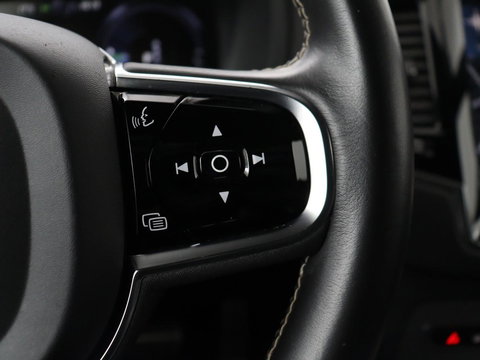 Volvo XC90 2.0 T8 AWD R-Design | Panoramadak | Stoelventilatie | Head-Up | Massage | 360 Camera | Leder | Adaptive cruise | Carplay | Harman/Kardon | Achterbankverwarming | Navigatie | PHEV | Plug In