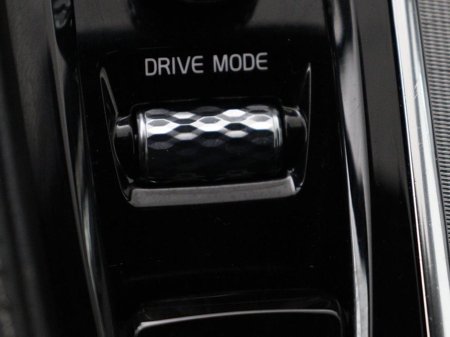 Volvo XC90 2.0 T8 AWD R-Design | Panoramadak | Stoelventilatie | Head-Up | Massage | 360 Camera | Leder | Adaptive cruise | Carplay | Harman/Kardon | Achterbankverwarming | Navigatie | PHEV | Plug In