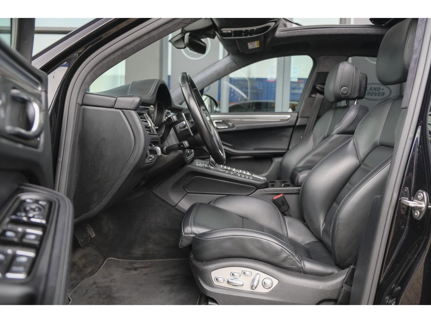 Porsche Macan 2.9 Turbo 441pk Panoramadak Luchtvering Adaptive cruise PDLS plus 18-weg stoelen
