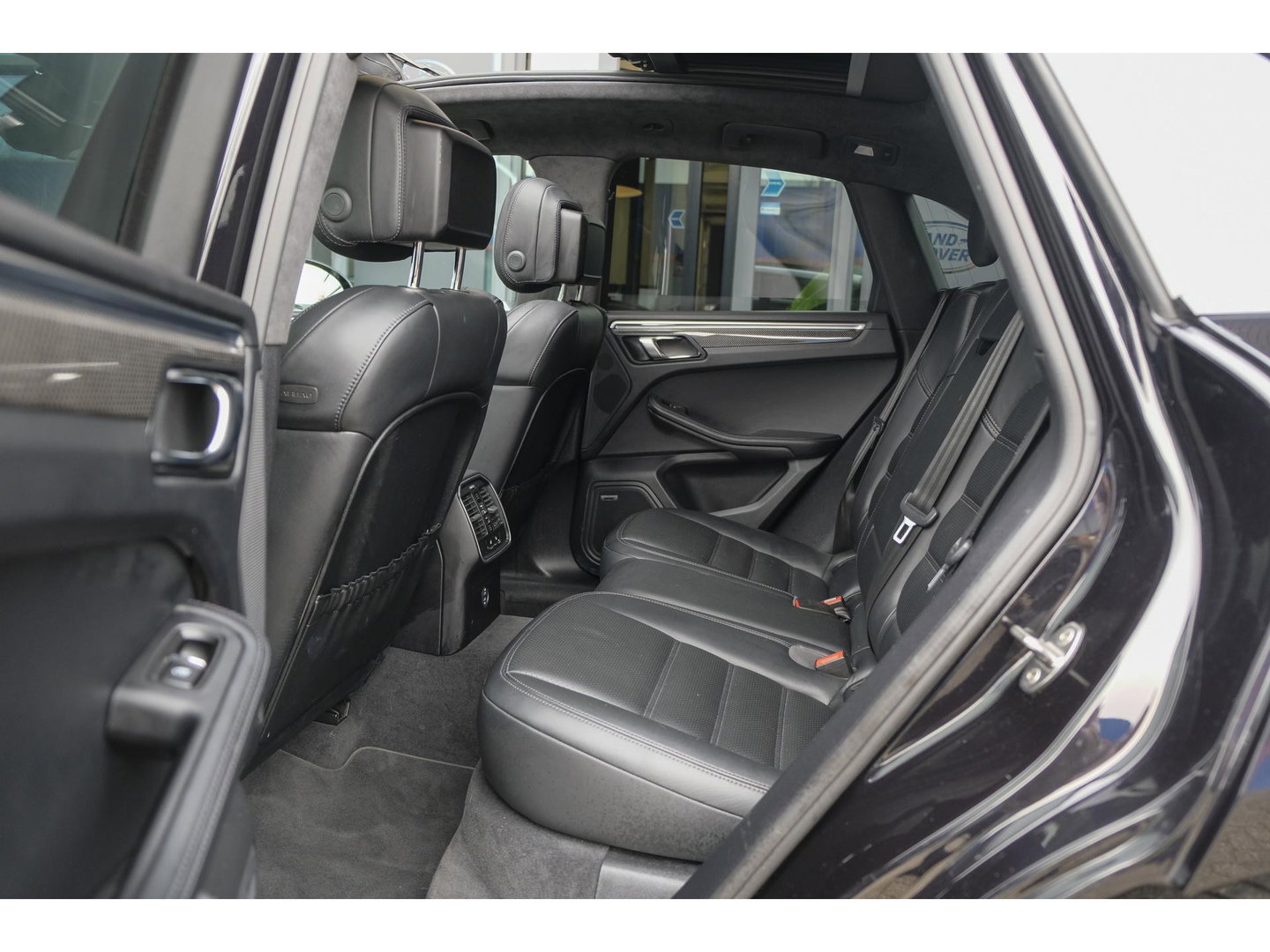 Porsche Macan 2.9 Turbo 441pk Panoramadak Luchtvering Adaptive cruise PDLS plus 18-weg stoelen