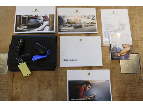 Porsche Macan 2.9 Turbo 441pk Panoramadak Luchtvering Adaptive cruise PDLS plus 18-weg stoelen