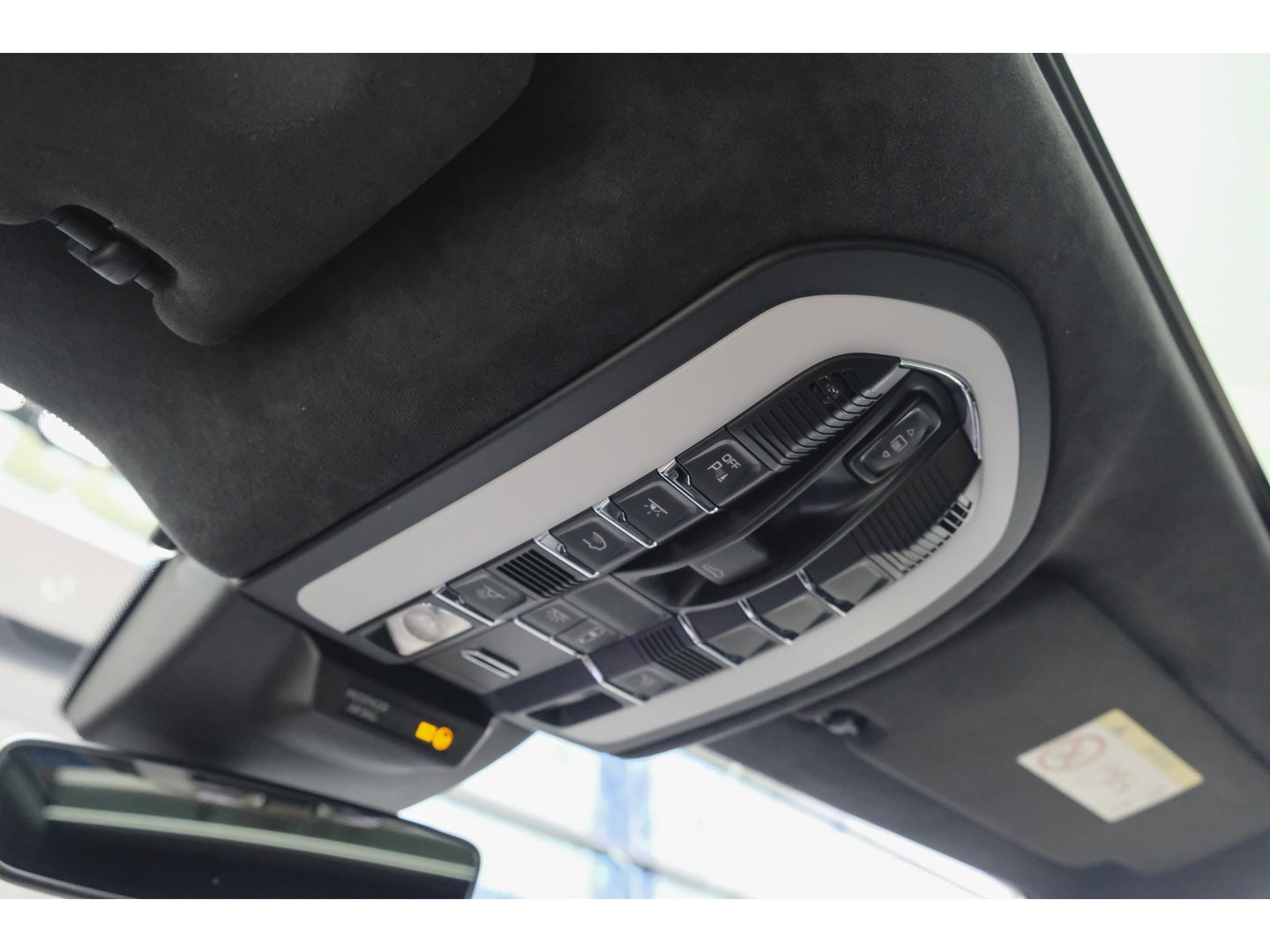 Porsche Macan 2.9 Turbo 441pk Panoramadak Luchtvering Adaptive cruise PDLS plus 18-weg stoelen