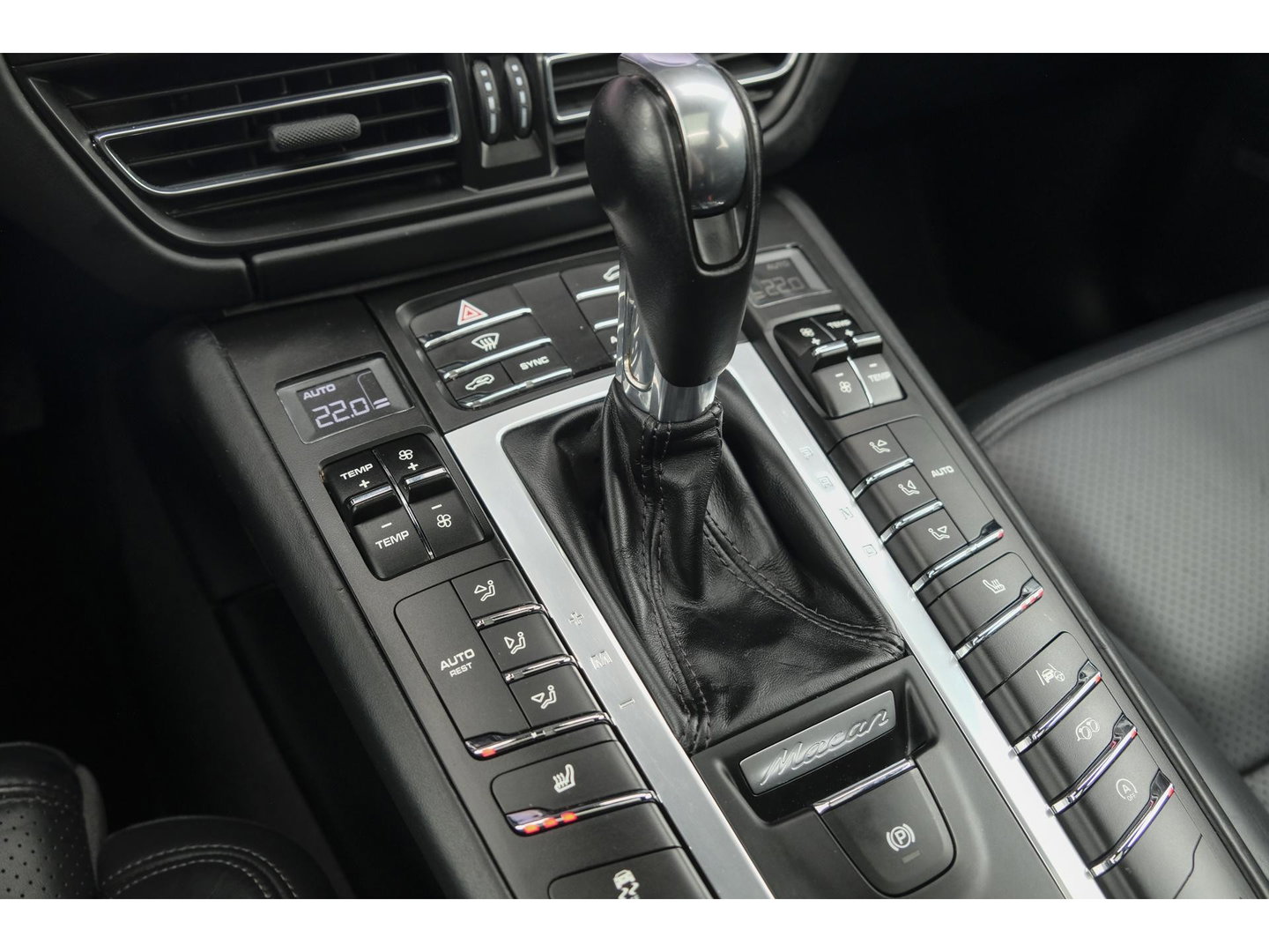 Porsche Macan 2.9 Turbo 441pk Panoramadak Luchtvering Adaptive cruise PDLS plus 18-weg stoelen