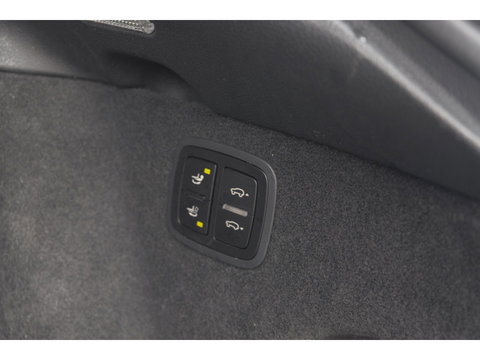 Porsche Macan 2.9 Turbo 441pk Panoramadak Luchtvering Adaptive cruise PDLS plus 18-weg stoelen