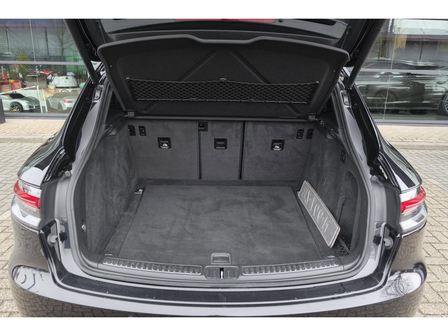 Porsche Macan 2.9 Turbo 441pk Panoramadak Luchtvering Adaptive cruise PDLS plus 18-weg stoelen