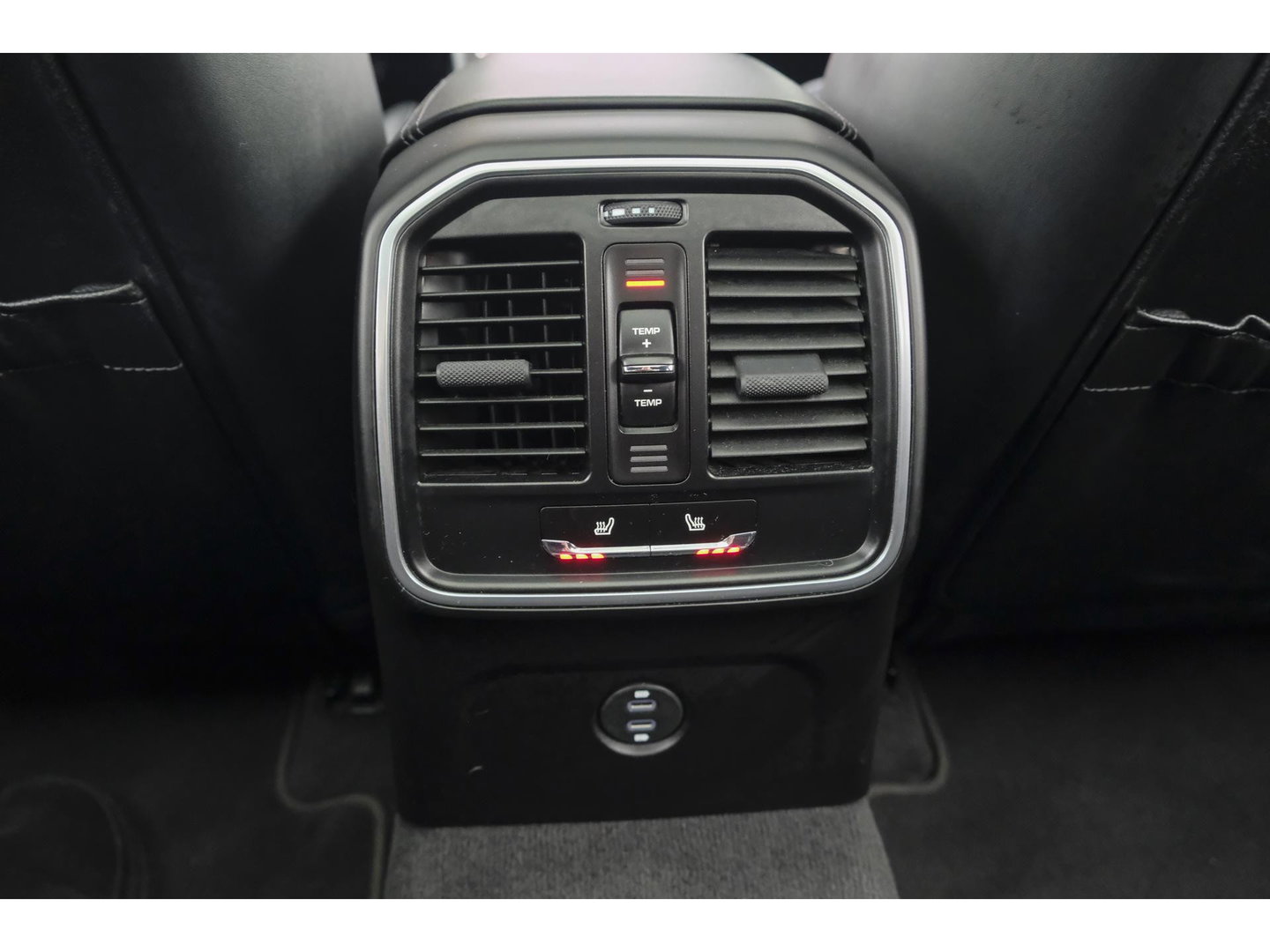 Porsche Macan 2.9 Turbo 441pk Panoramadak Luchtvering Adaptive cruise PDLS plus 18-weg stoelen