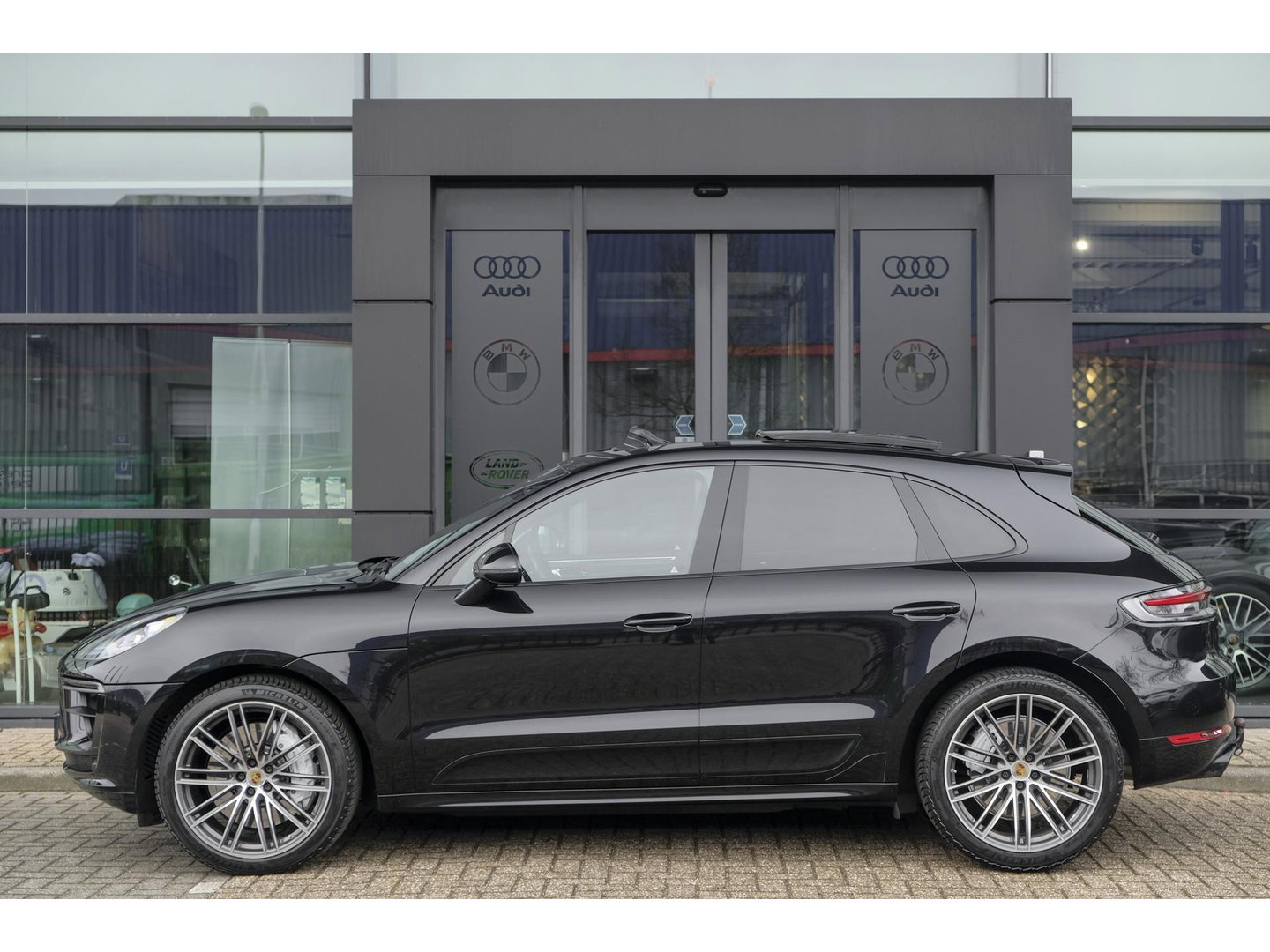 Porsche Macan 2.9 Turbo 441pk Panoramadak Luchtvering Adaptive cruise PDLS plus 18-weg stoelen