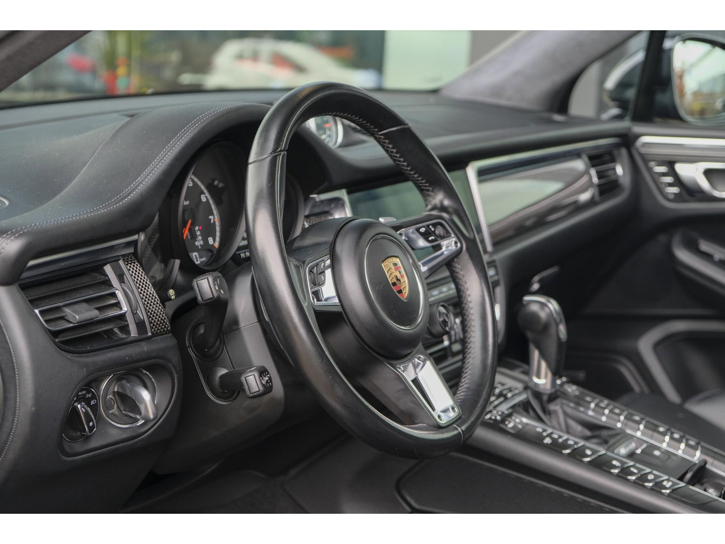 Porsche Macan 2.9 Turbo 441pk Panoramadak Luchtvering Adaptive cruise PDLS plus 18-weg stoelen