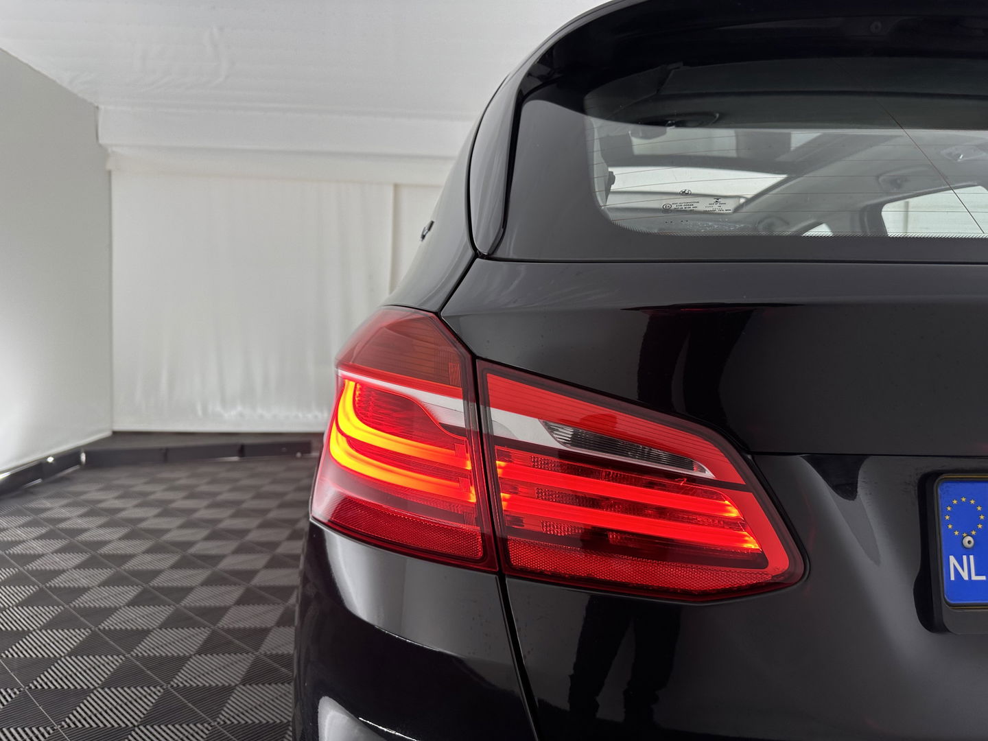 BMW 2 Serie Active Tourer 225xe iPerformance Centennial Executive (INCL.BTW) *PANO | FULL-LED | SPORT-SEATS | NAVI-FULLMAP | KEYLESS | DAB+ | ECC | PDC | CRUISE | 18''ALU*