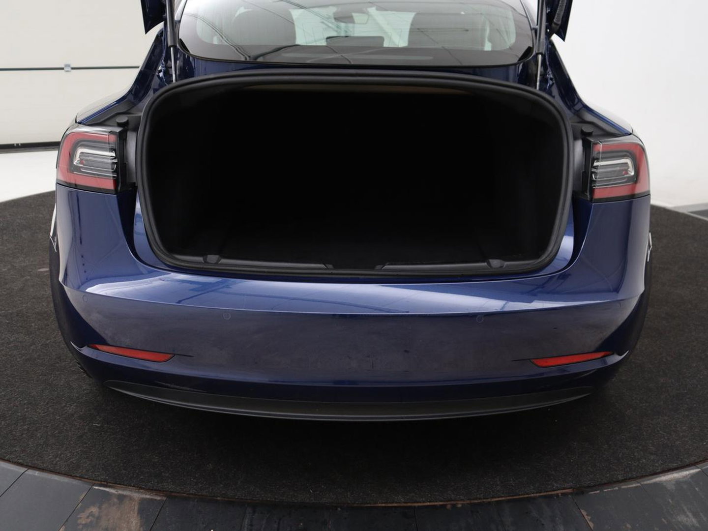 Tesla Model 3 Long Range RWD 75 kWh | SOH 91,8% | Panoramadak | Autopilot | Leder | Stoelverwarming | 360 Camera | Keyless | Full LED | Navigatie