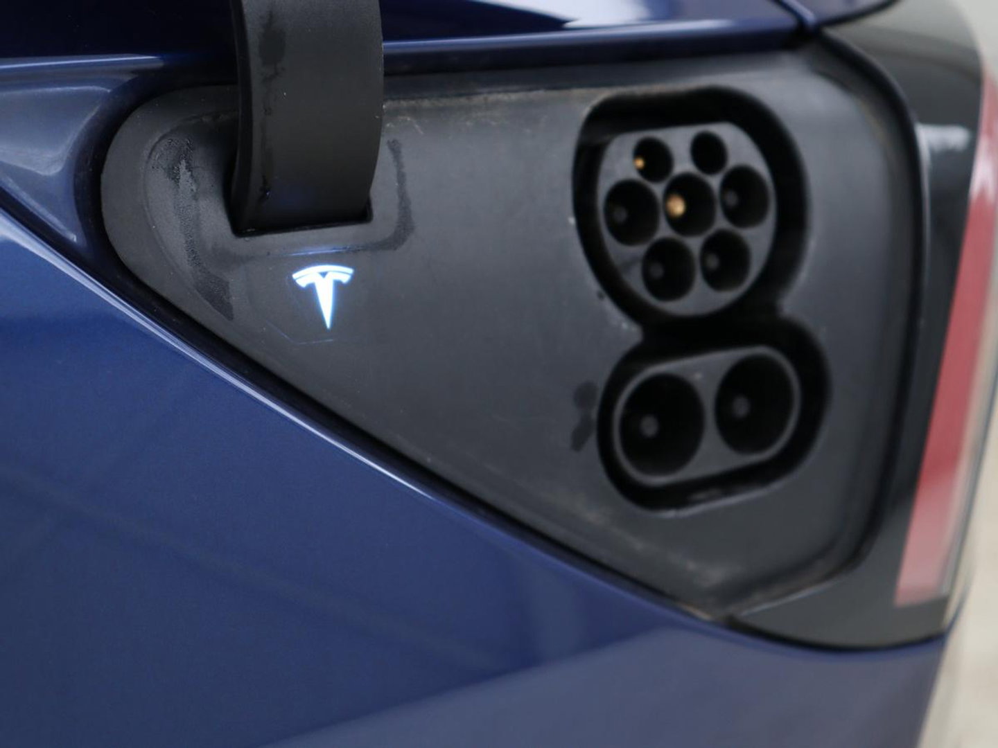 Tesla Model 3 Long Range RWD 75 kWh | SOH 91,8% | Panoramadak | Autopilot | Leder | Stoelverwarming | 360 Camera | Keyless | Full LED | Navigatie