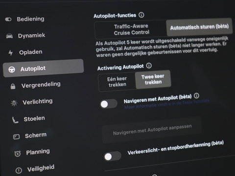 Tesla Model 3 Long Range RWD 75 kWh | SOH 91,8% | Panoramadak | Autopilot | Leder | Stoelverwarming | 360 Camera | Keyless | Full LED | Navigatie
