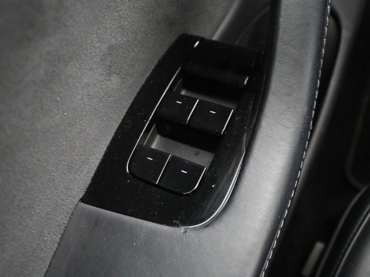 Tesla Model 3 Long Range RWD 75 kWh | SOH 91,8% | Panoramadak | Autopilot | Leder | Stoelverwarming | 360 Camera | Keyless | Full LED | Navigatie