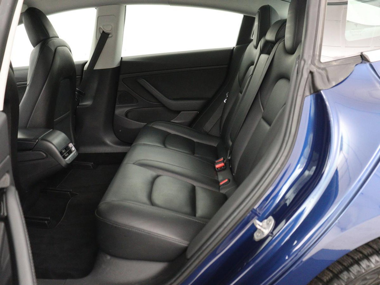 Tesla Model 3 Long Range RWD 75 kWh | SOH 91,8% | Panoramadak | Autopilot | Leder | Stoelverwarming | 360 Camera | Keyless | Full LED | Navigatie