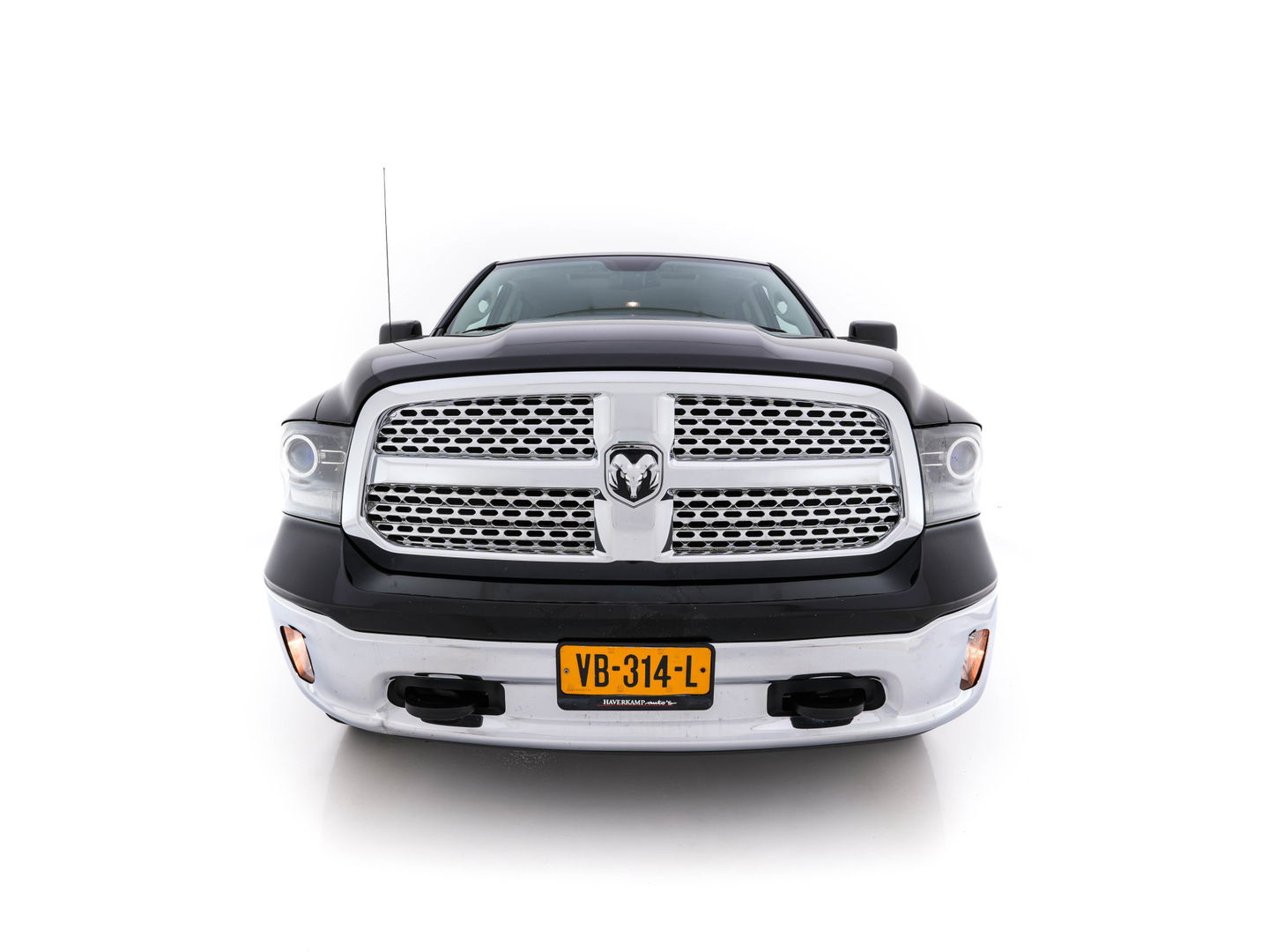 Dodge Ram 1500 5.7 V8 4x4 Quad Cab 6'4 [ 5-Pers. ] Aut. *PANO | FULL-LEATHER | XENON | ALPINE-SOUNDSYSTEM | DAB+ | NAVI-FULLMAP | KEYLESS | CAMERA | HEATED-COMFORTSEATS | ECC | PDC | CRUISE | TOWBAR | 20''ALU*