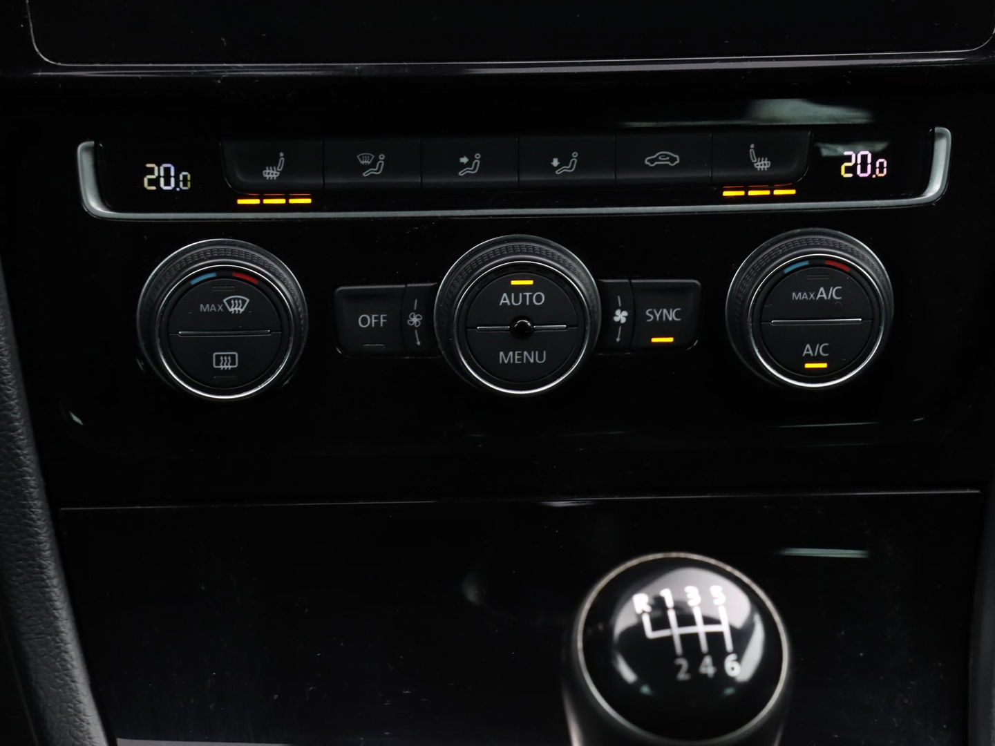 Volkswagen Golf Variant 1.0 TSI Highline Business R-LINE