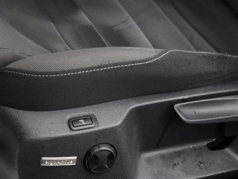 Volkswagen Golf Variant 1.0 TSI Highline Business R-LINE