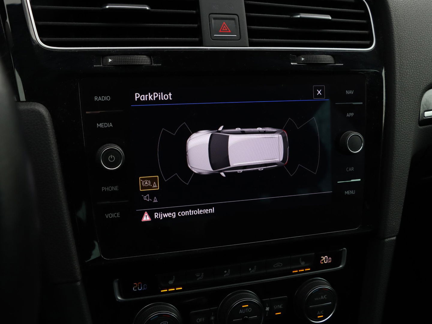 Volkswagen Golf Variant 1.0 TSI Highline Business R-LINE