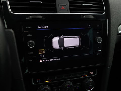 Volkswagen Golf Variant 1.0 TSI Highline Business R-LINE