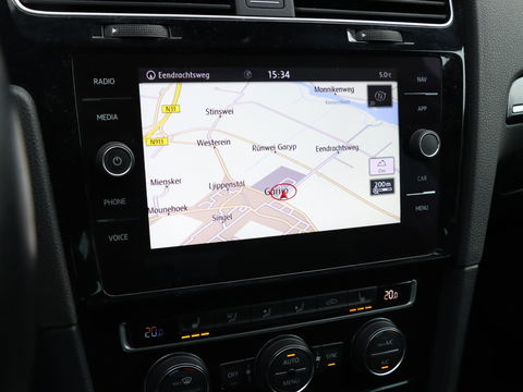 Volkswagen Golf Variant 1.0 TSI Highline Business R-LINE